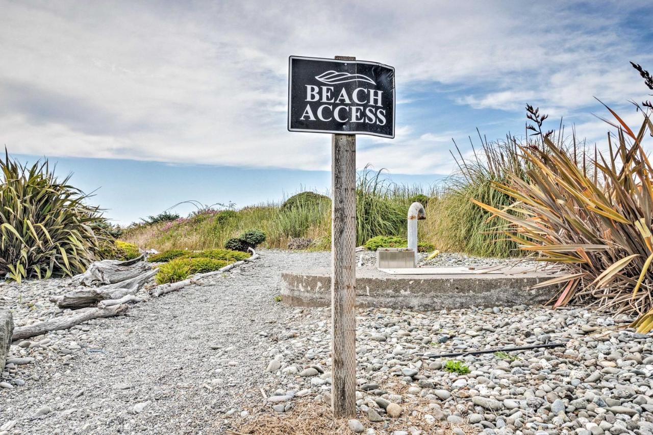 Quiet Waterfront Escape With Hot Tub And Beach Access! ゴールドビーチ エクステリア 写真
