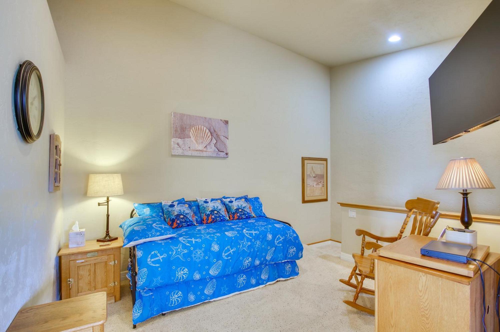 Quiet Waterfront Escape With Hot Tub And Beach Access! ゴールドビーチ エクステリア 写真